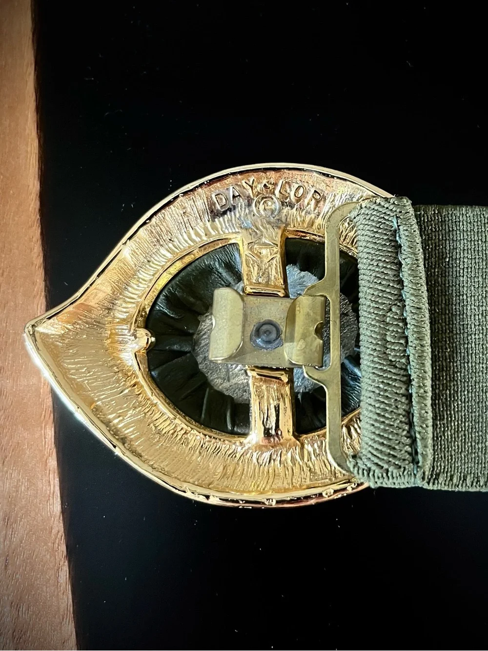 Vintage 80s Day-Lor Gold-Tone Buckle Elastic Belt w/ Olive Green Leather Center